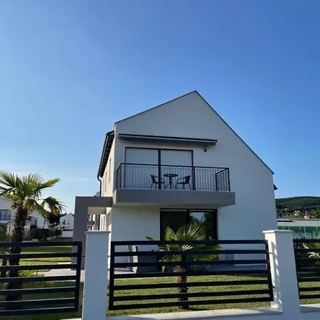 Kertvárosi Nyugalom Apartman *